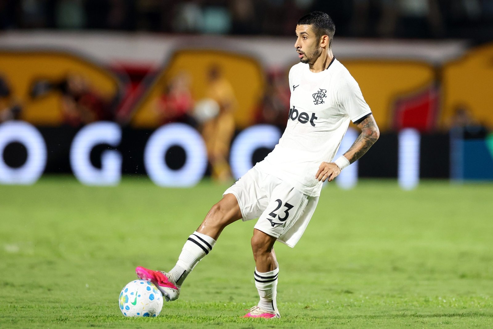 Botafogo avança em negociação para vender Santi Rodríguez à MLS
