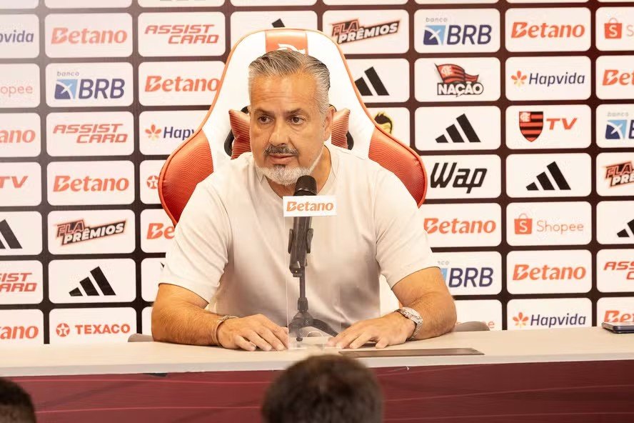 Mercado do Flamengo: José Boto explica contratações e renovações