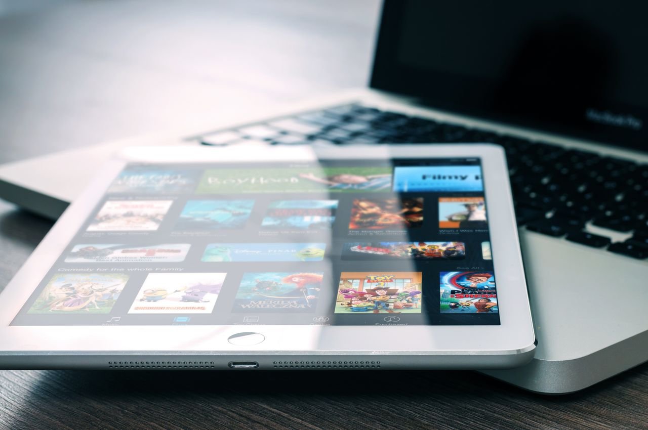 Streaming no celular ou na TV: diferenças de uso, qualidade e praticidade 1 Streaming no celular ou na TV: diferenças de uso, qualidade e praticidade